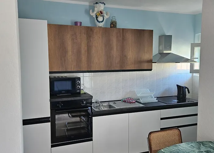 Apartment End Of The Road ,orange Trogir
