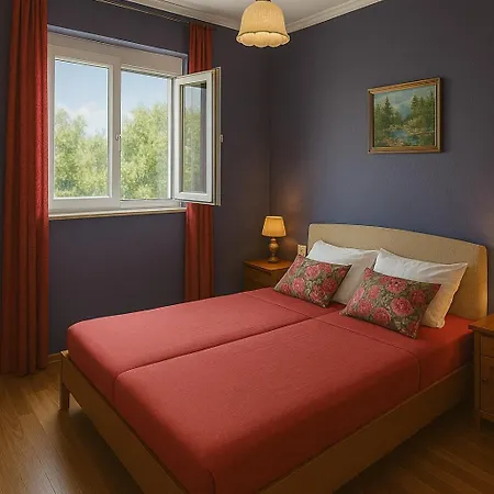 End Of The Road ,orange شقة