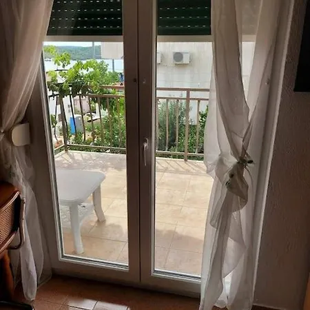 End Of The Road ,orange Appartement Trogir
